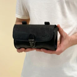 Wolfgang L. Sadeltaske Cykeltaske Styrtaske Siddetaske Sadel Taske Cykelkurv Cykel Cykelstyrstaske Lappegrejstaske Retro Sort Læder -Taske Salgsbutik 2G31 20 6 model male1 1280x1280