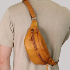 Acton Mavetaske Festivaltaske Bæltetaske Dame Brun Læder -Taske Salgsbutik 2G39 48 5 model male2 1280x1280