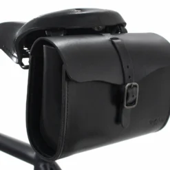 Marianne V. Sadeltaske Cykelstyrstaske Bagagebærertaske Cykeltaske Styrtaske Siddetaske Sadel Taske Transporttaske Cykelkurv Cykeltilbehør Tyverisikret Vintage Sort Læder