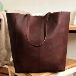 Cassidy Tote Bag Shopper Håndtaske Computertaske Rød Læder 13L