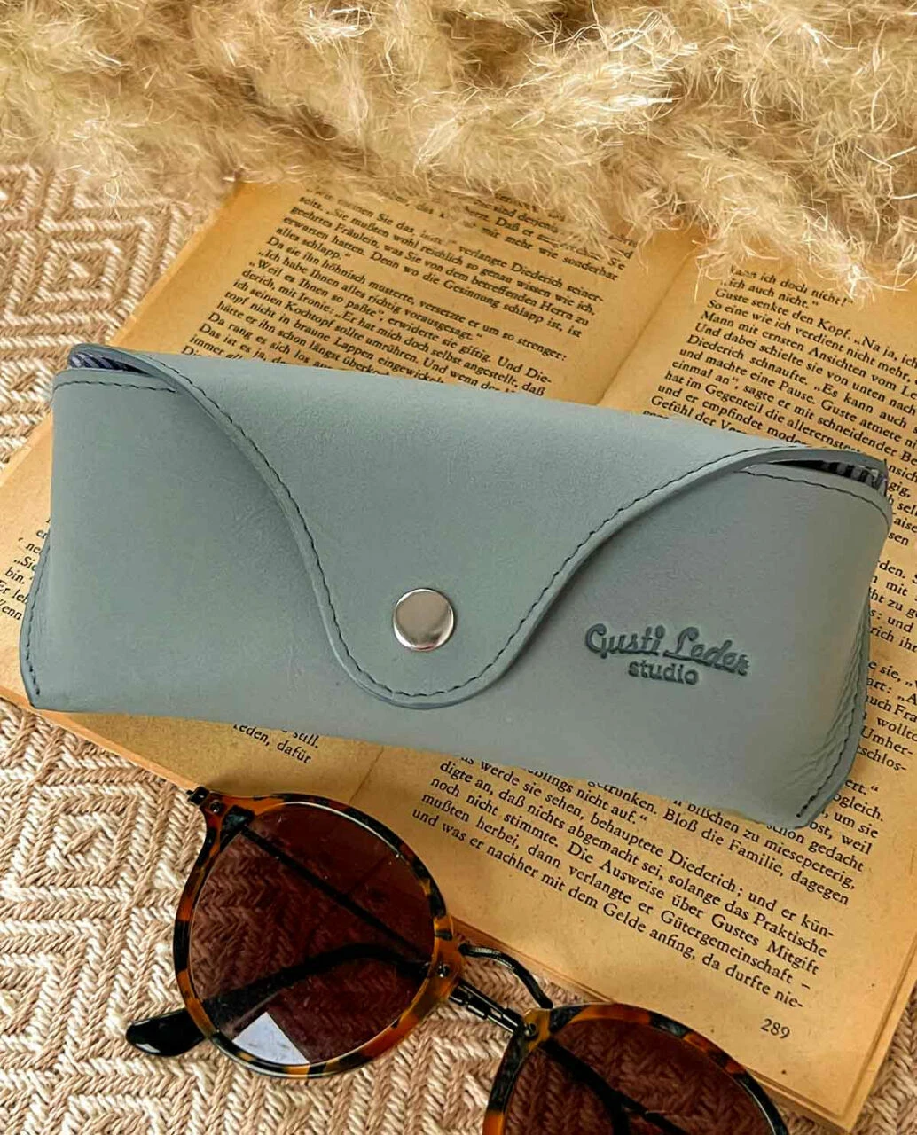 Cornelius Brilleetui Læderbrilleetui Læderetui Til Briller Grå Læder 1 Cornelius Brilleetui Læderbrilleetui Læderetui Til Briller Grå Læder