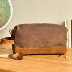 Myra Toilettaske Vandafvisende Inderfoer Brun Kanvas Læder