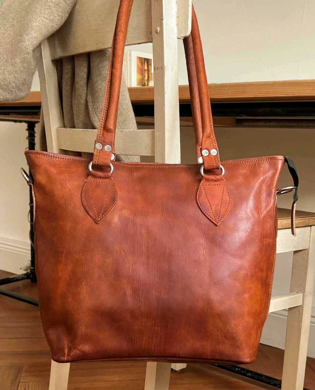 Therese Håndtaske Shopper Læderskuldertaske Med Lynlås Brun Læder 1 Therese Håndtaske Shopper Læderskuldertaske Med Lynlås Brun Læder