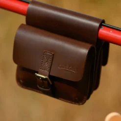 Arie Den H. Cykeltaske Steltaske Bagagebærertaske Lædertaske Transporttaske Taske Til Cykel Cykeltilbehør Dobbeltaske Vintage Brun Læder -Taske Salgsbutik Insta Arie den H 2A288 26 19 3 1280x1280