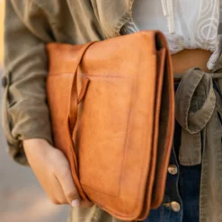 Christofer Computertaske 13" MacBook Pro Computertaske Brun Læder -Taske Salgsbutik Insta Christofer L8 1 1280x1280